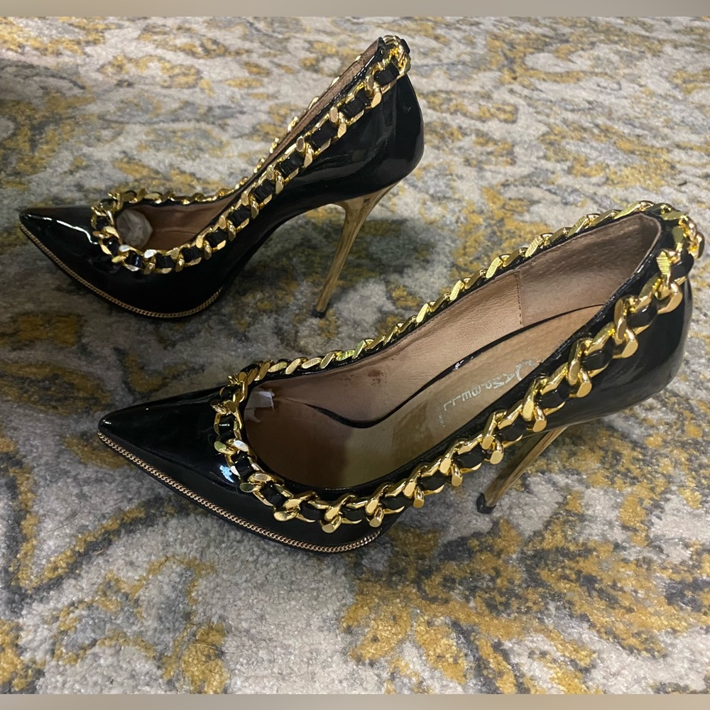 8.5 Jeffrey Campbell Ibiza Last black patent stiletto with gold chain